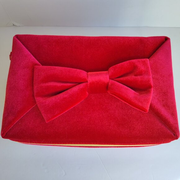 Estee Lauder Red Velvet Gift Box - Picture 5 of 6